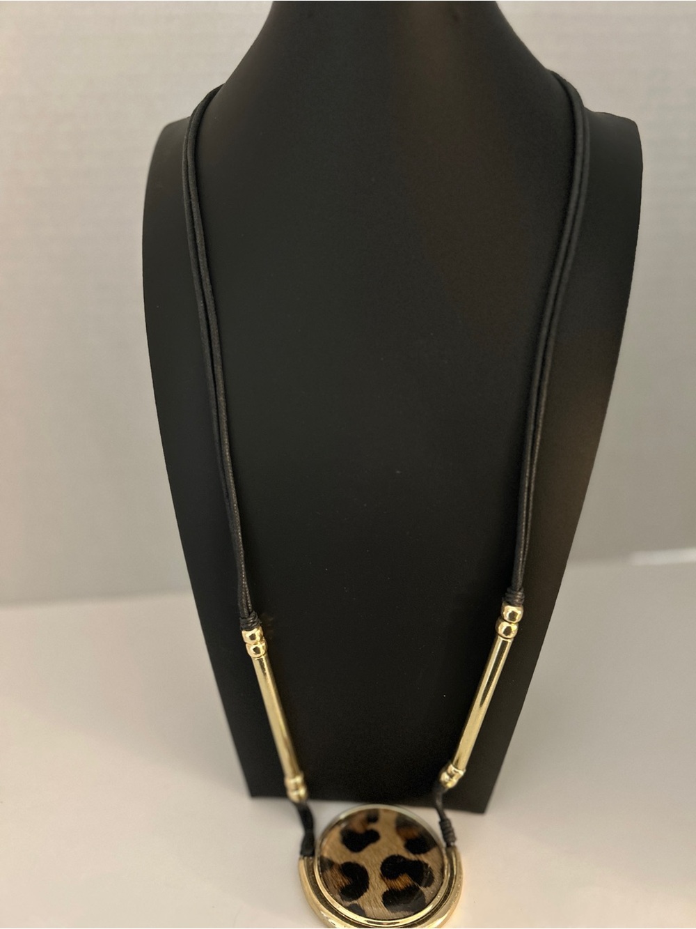 Chico's Leopard Print Cord Pendant Necklace Gold Tone Animal Print Chunky Boho
